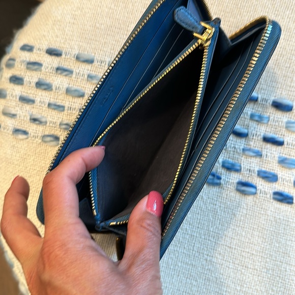 Authentic Prada Long Zippy Wallet in GUC - Picture 12 of 12